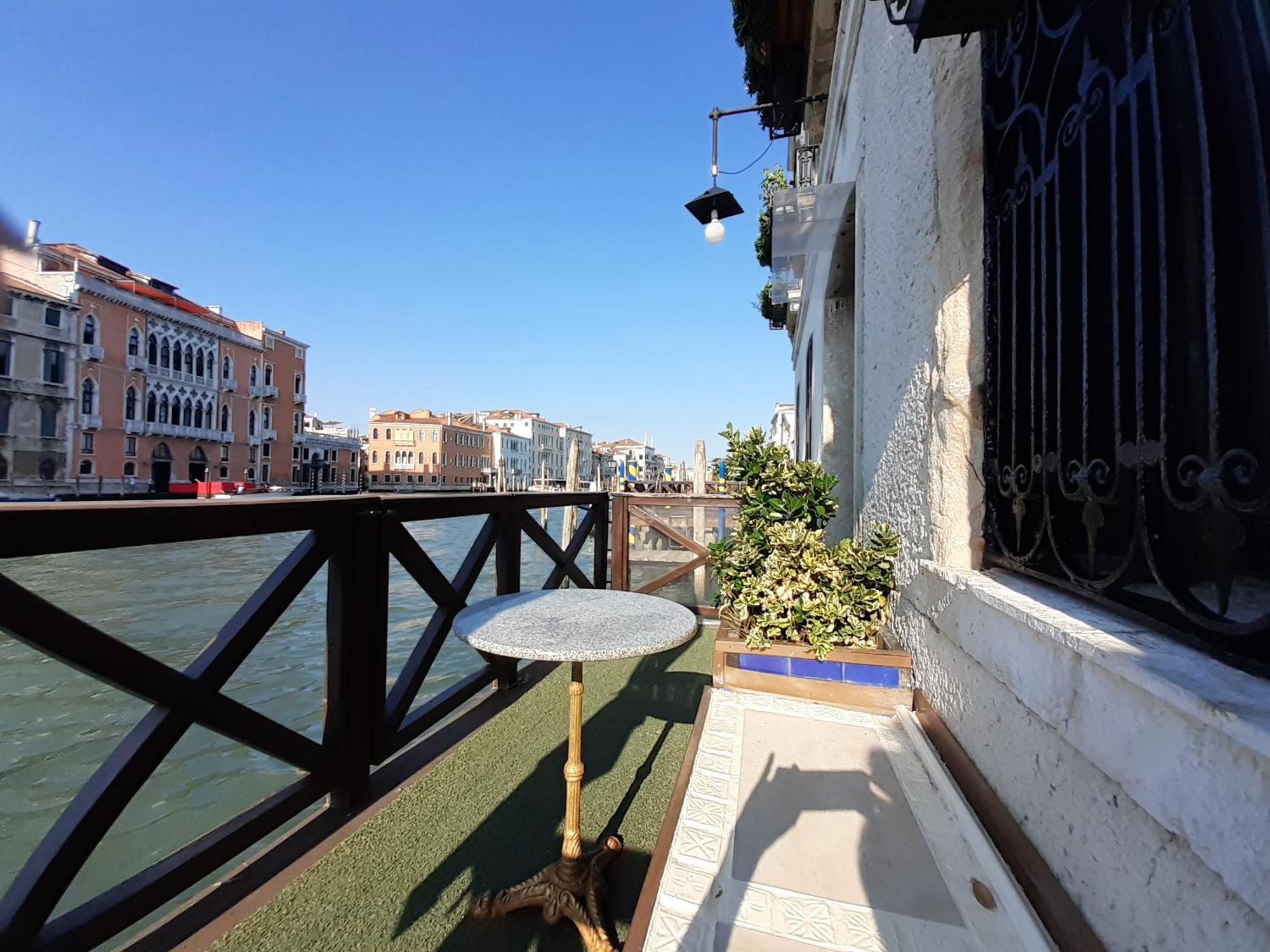 Honeymoon Suite On Grand Canal Венеція Екстер'єр фото